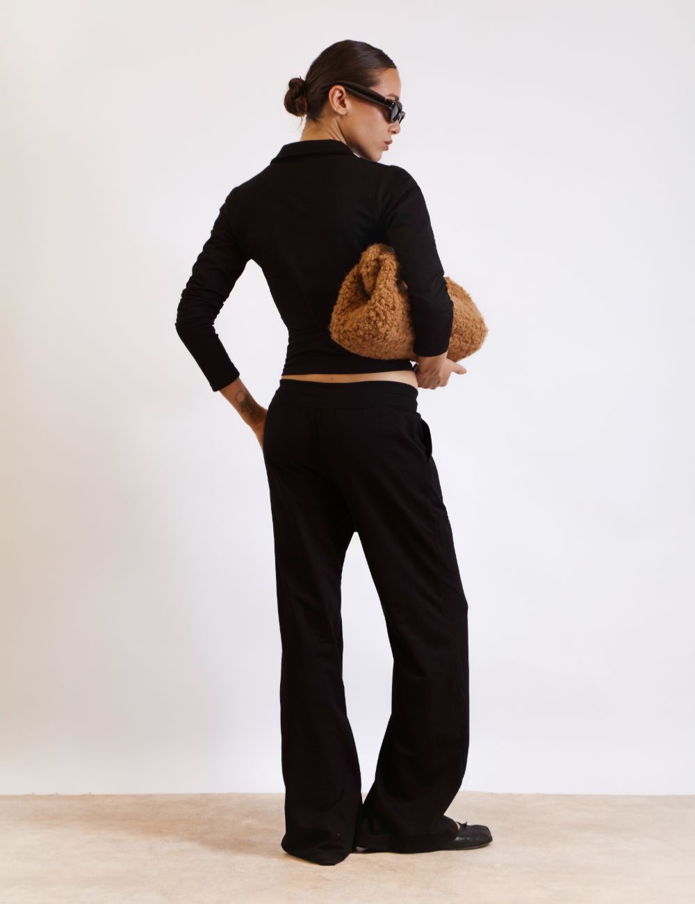 Ease Pant In Black - Image 4